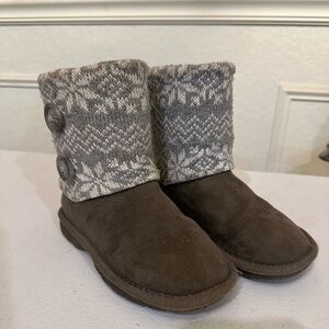 Shoe Carnival Gray Fair Isle Boots size 11 (little girl)